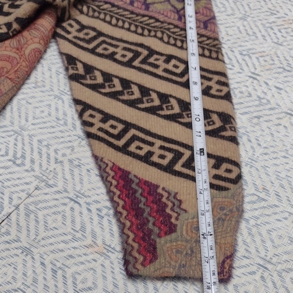 togputel Multicolor Patterned Sweater - Picture 10 of 12